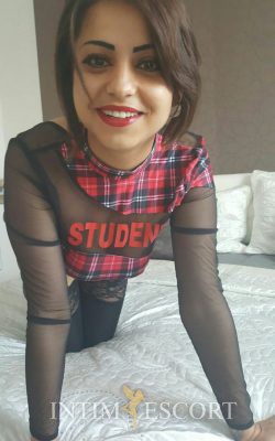 Simona skinny Escortservice Sex Berlin